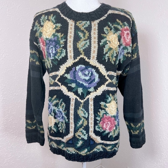 Crystal-Kobe Sweaters - Beautiful VNTG Floral Grandma Knit Sweater
